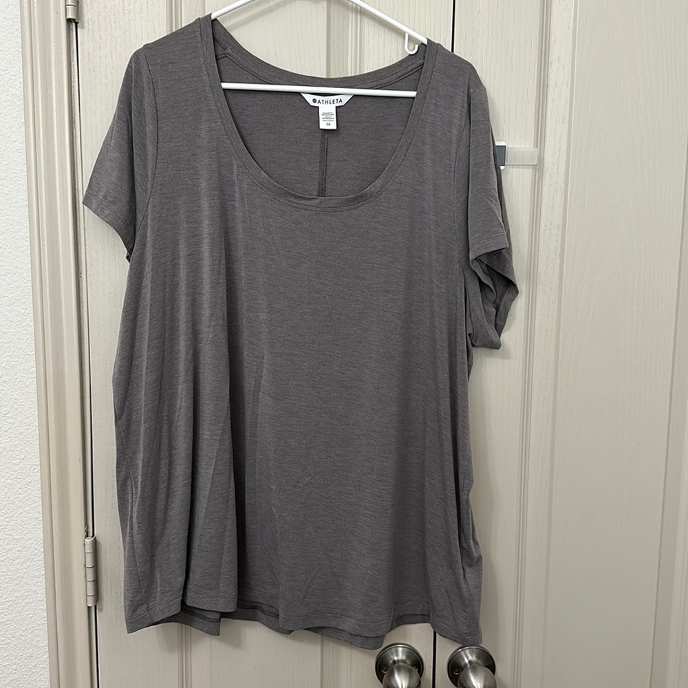Athleta short sleeve shirt